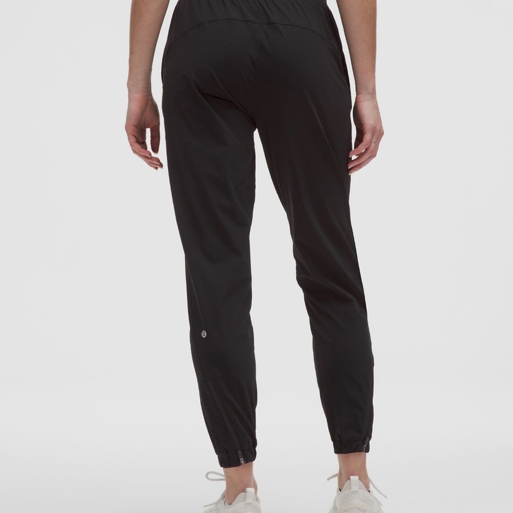 lululemon athletica brown adapted state jogger Pants
